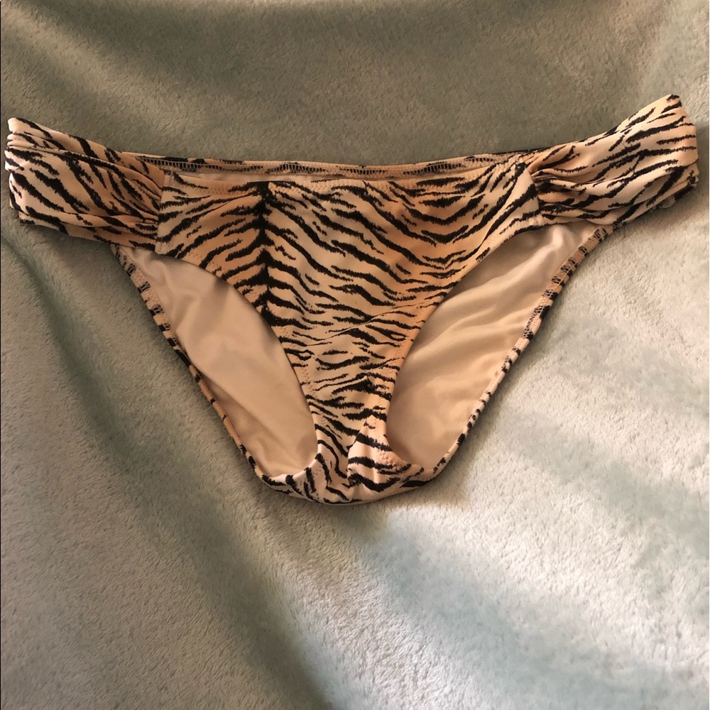 Victoria’s Secret Knockout Bikini bottoms